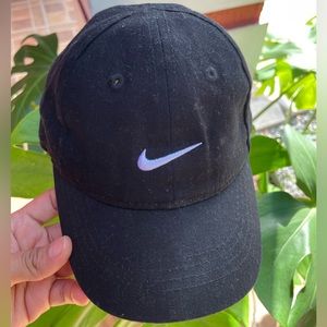 Nike black hat infant
